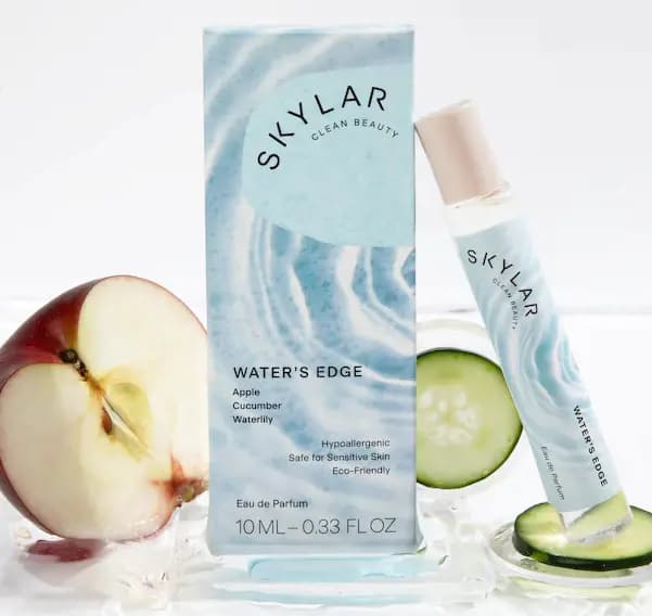 SKYLAR Water's Edge - Apple Cucumber Waterlily