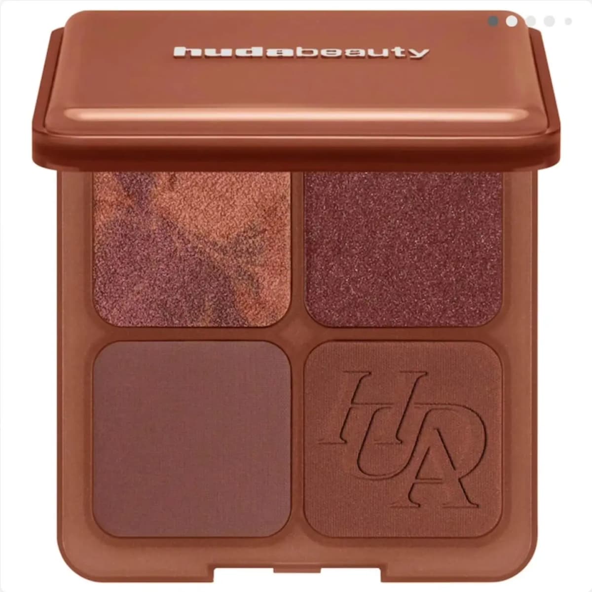 Rich palette with copper-plum marble, sparkly burgundy, mauve-brown matte and embossed chocolate bronzer.