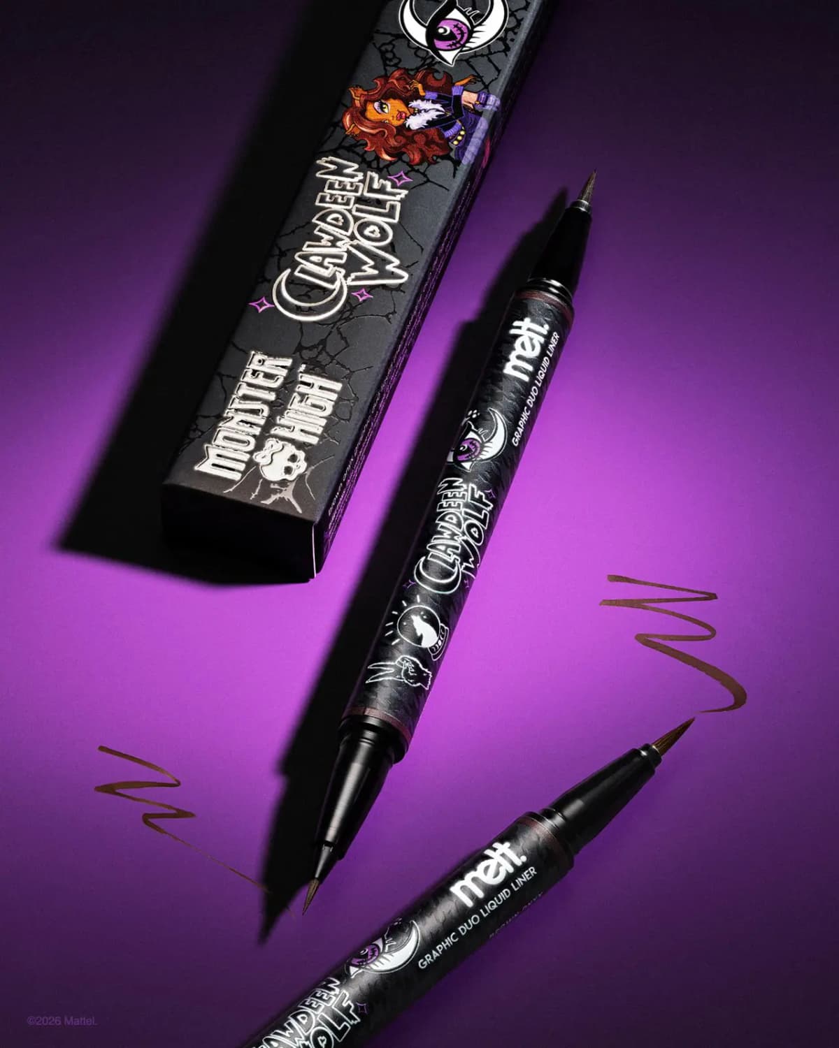 Brown Onyx liners with Clawdeen Wolf artwork beside matching box and brown swatches on a purple background