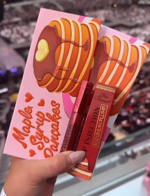 Too Faced Maple Syrup Pancakes Palette & Lip Injection Maximum Plump