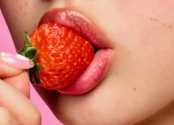 Glossier Strawberry Balm Dot Com