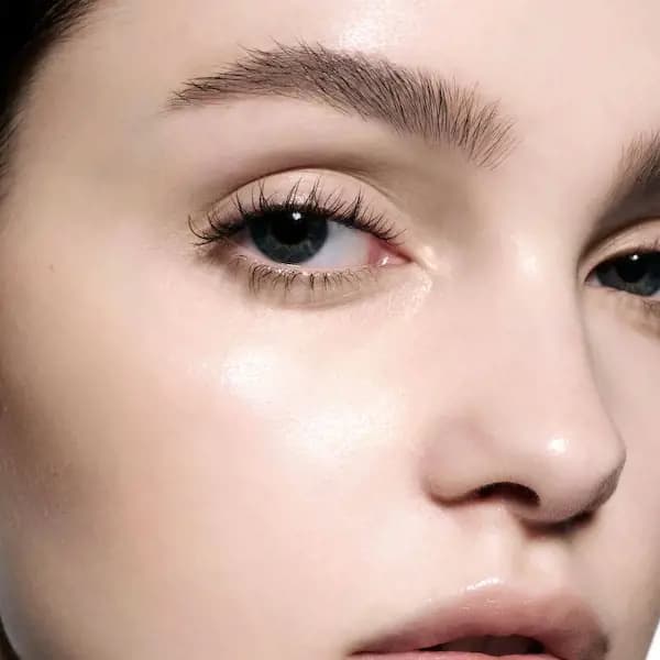 Victoria Beckham Beauty FeatherFix Liquid Lifting Brow Gel