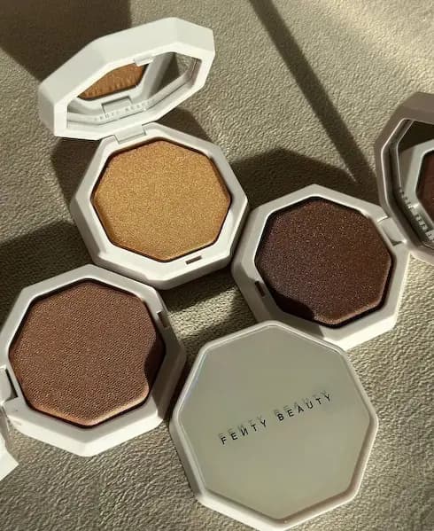 FENTY BEAUTY DemiGlow Light Diffusing Highlighter