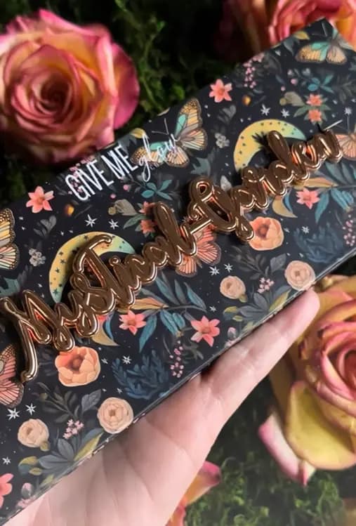 GIVE ME GLOW Cosmetics Mystical Garden Palette