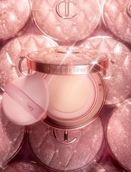 Charlotte Tilbury Pillow Talk Beautifying Cushion Foundation: The Glimmer Limited Edition — image 3
