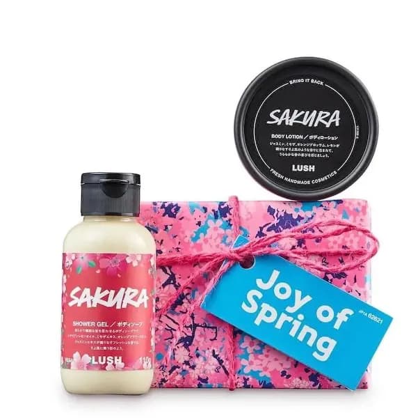 Hey, world ! What do you think about the new Lush Sakura Collection?